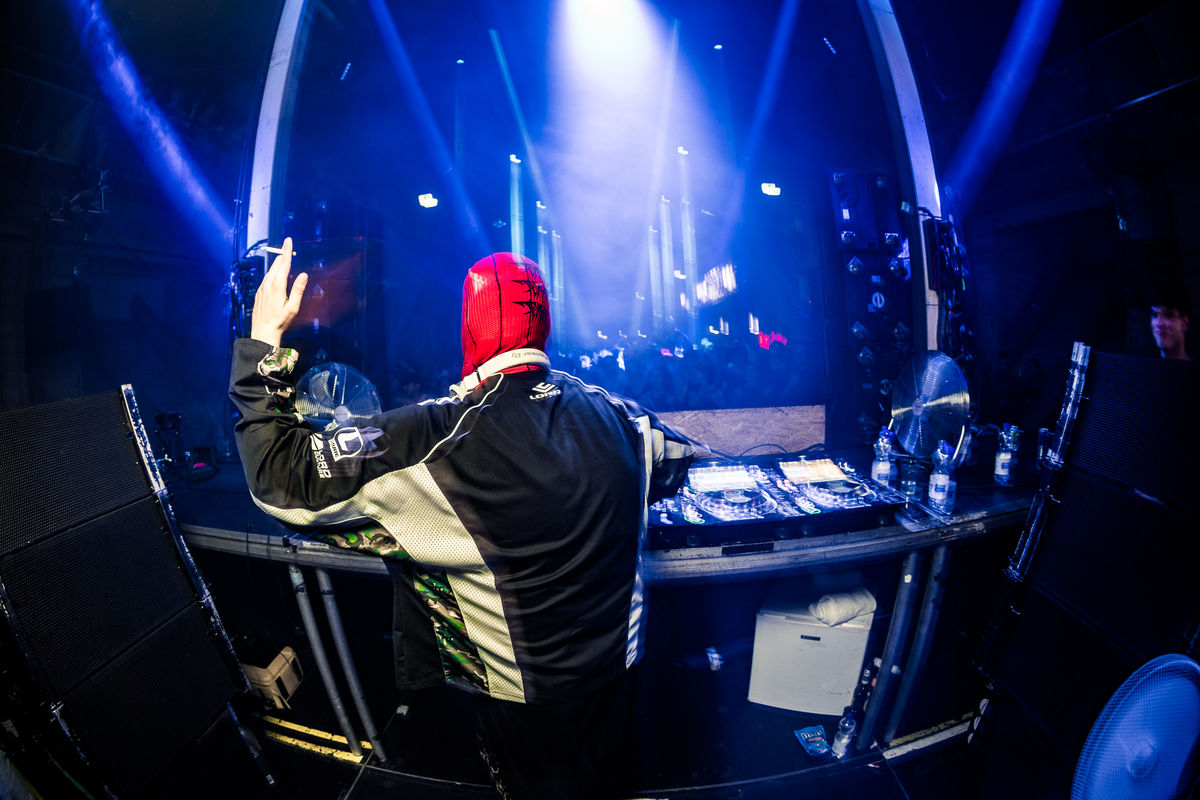 Loading... just a sec